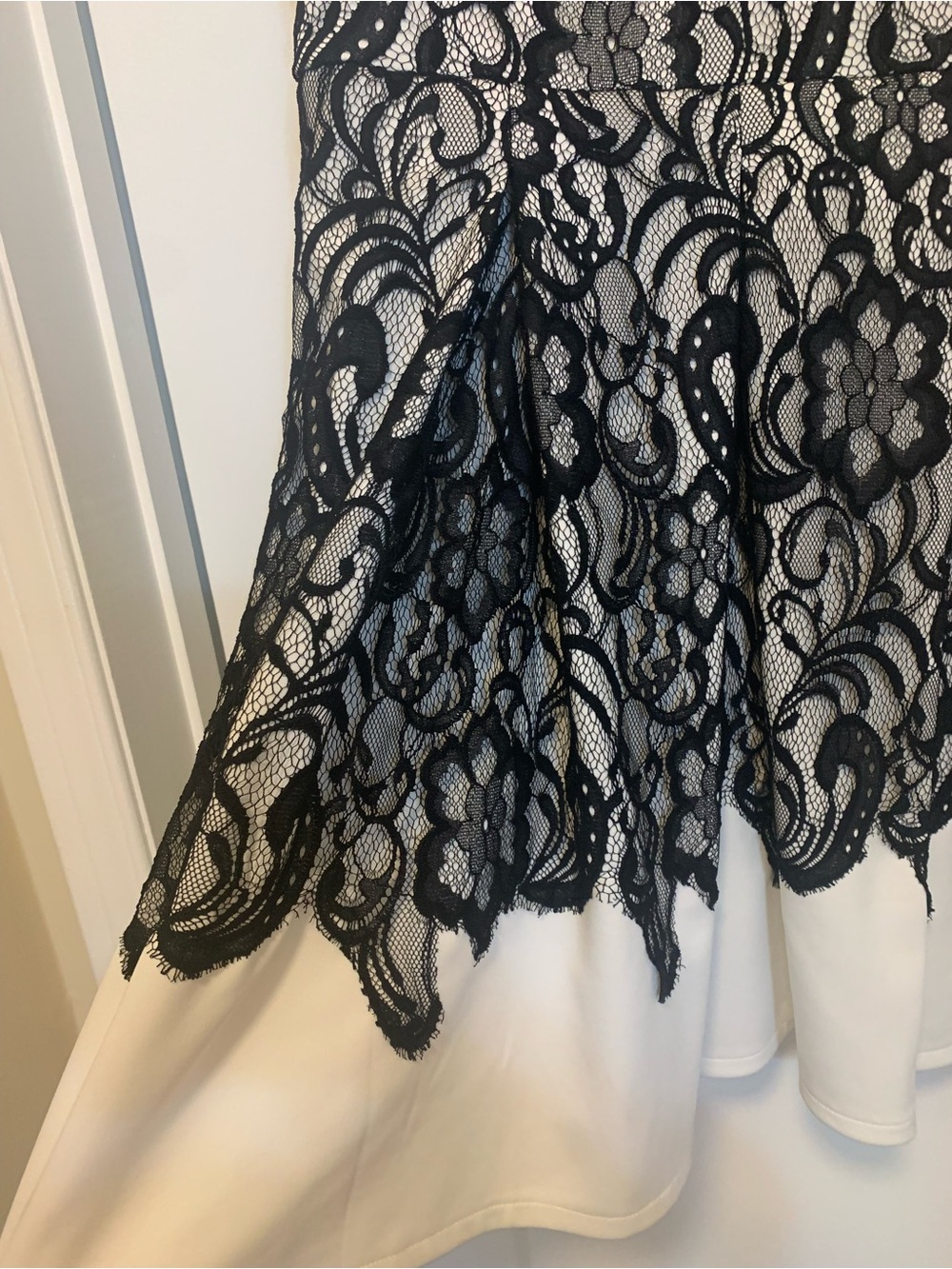 le chateau Medium White Dress with Black Lace Overlay - Picture 4 of 6